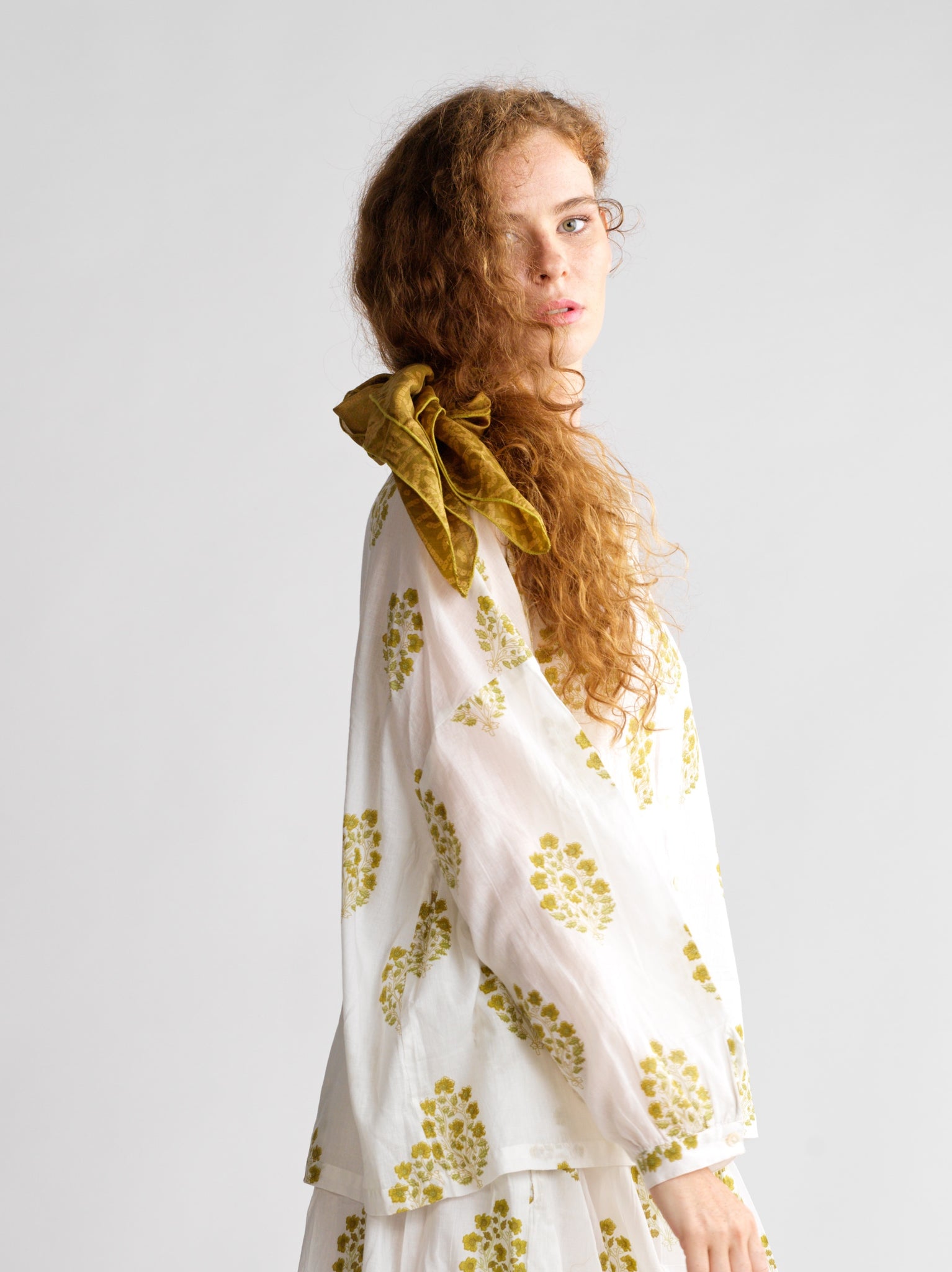 Top Emma Olive Bloom
