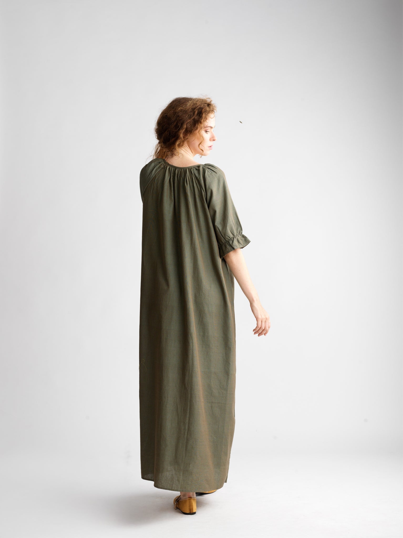 Robe Louise Khaki Essence