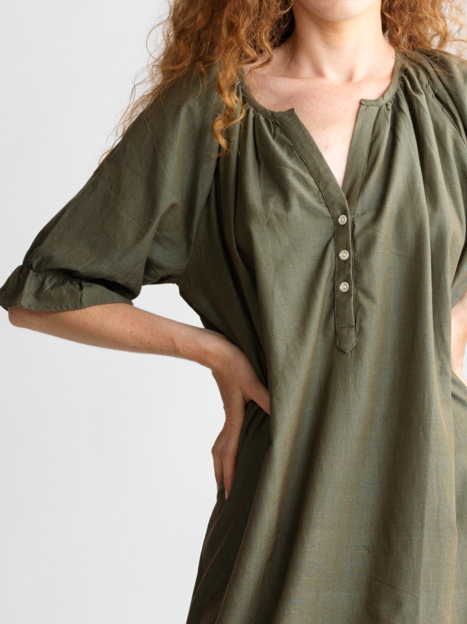 Robe Louise Khaki Essence