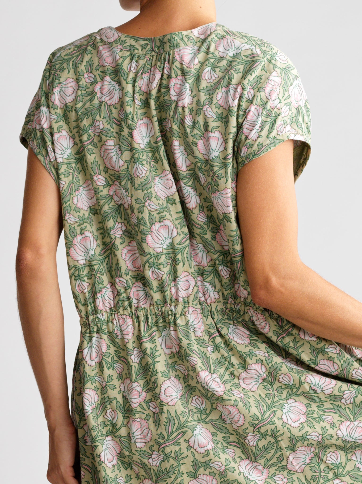 Robe Marie Green Flowers
