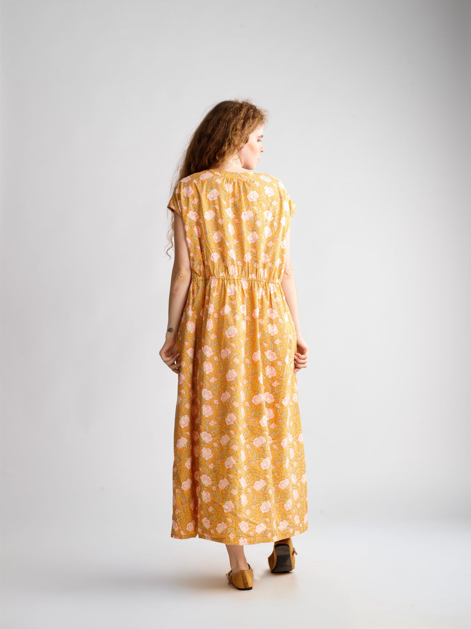 Robe Marie Russet Flowers