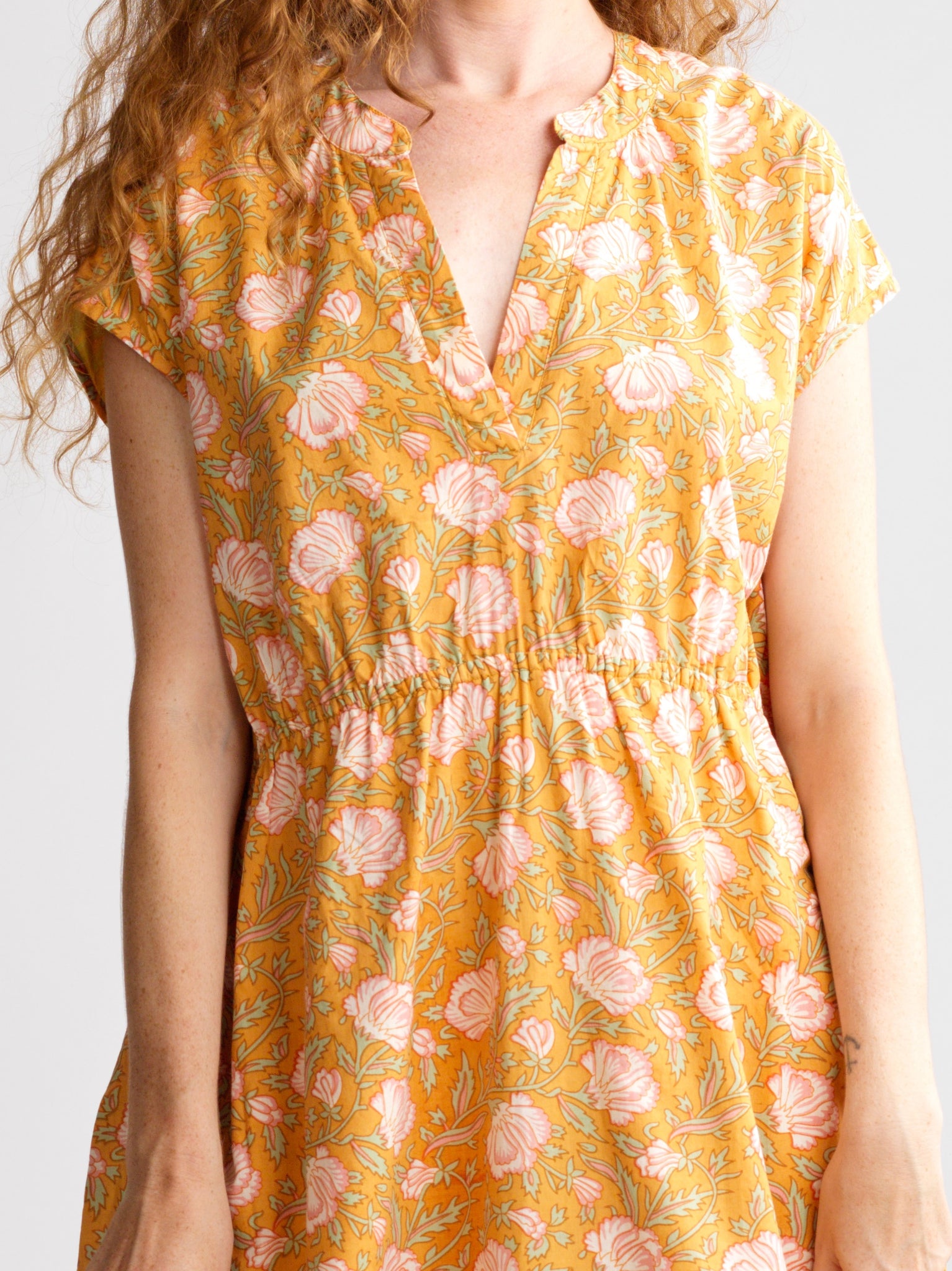 Robe Marie Russet Flowers